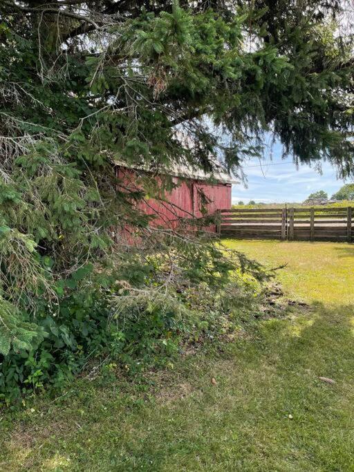 The Barns Of Brighton Near Prince Edward County Exterior photo